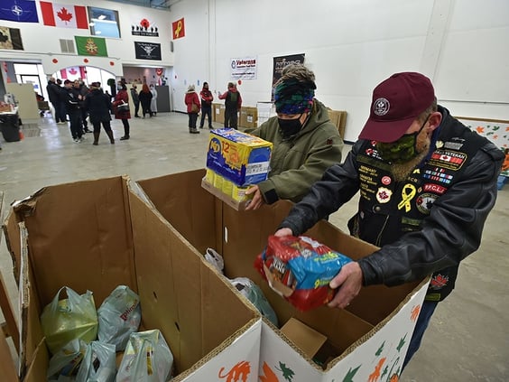 VETERANS_FOOD_BANK02501_80780688