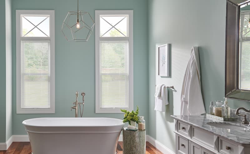 aluminum-horizontal-blinds-bathroom-signature-series (1) (1).jpg