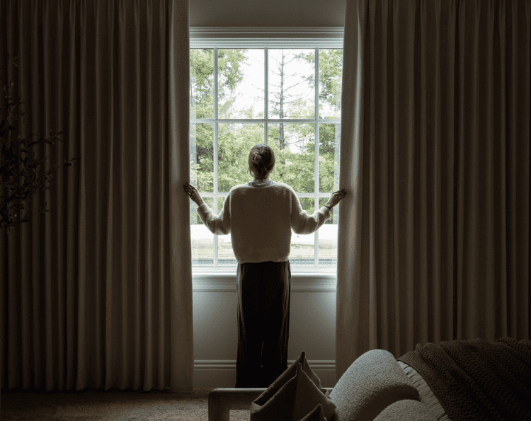 Elevate Your Living Room and Optimize Light Control with Drapery