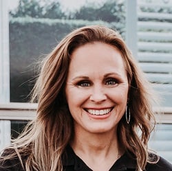 Jennifer Bio