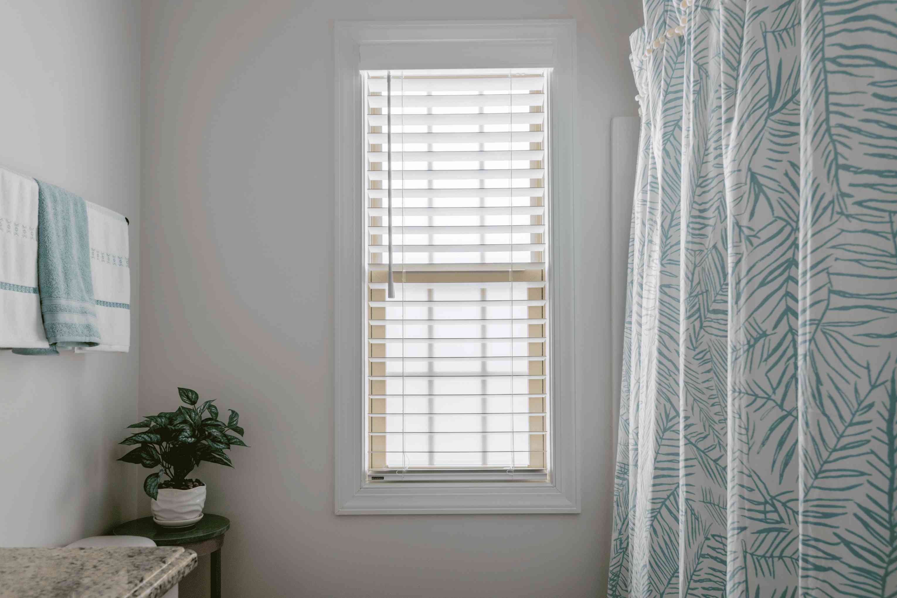 Wood Blinds vs. Faux Wood Blinds: Which Is Right for Your Home?  