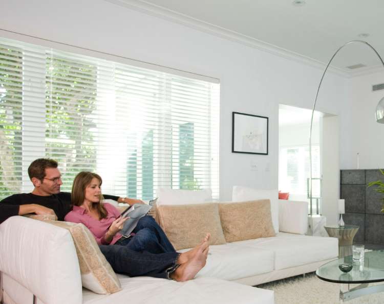 Smart Living in West St. Louis: Why Motorized Blinds are a Creve Coeur Essential
