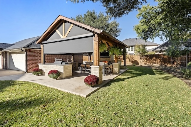 Exterior Shades: 4 Great Ways to Beat Summer Heat