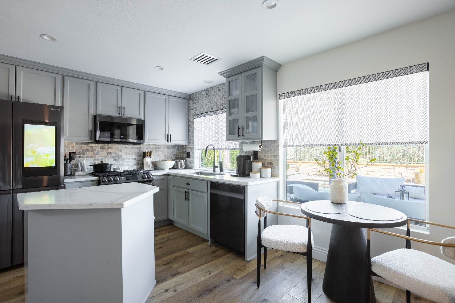 Transform Your Living Space with Modern and Functional Roller Shades in Kendale Lakes