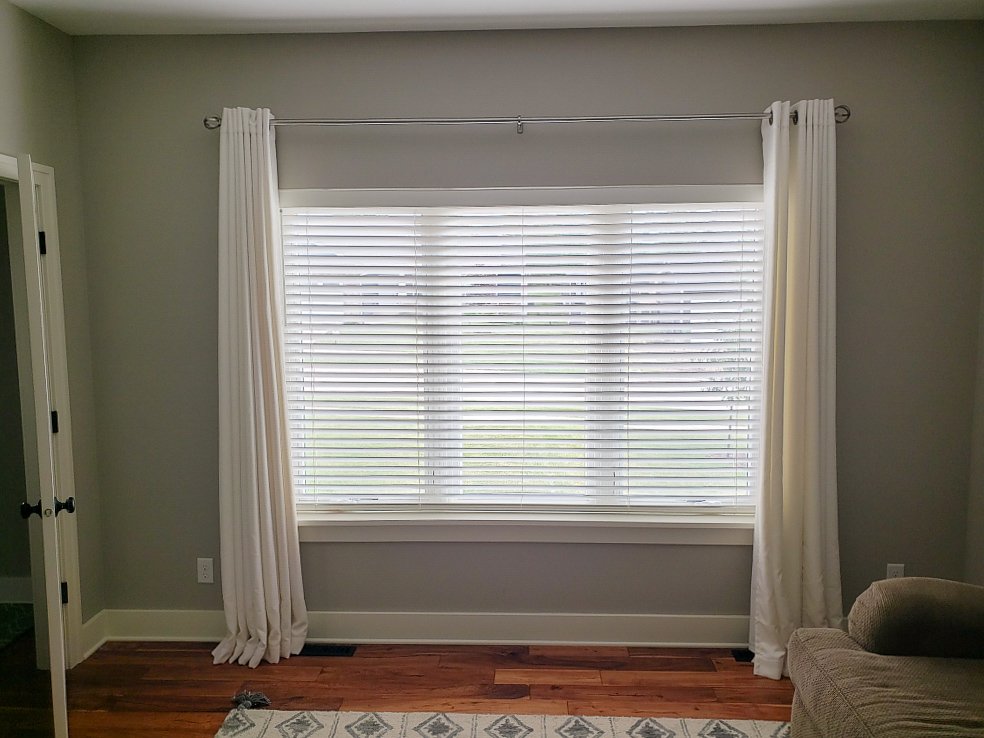 Which Type of Blinds in Napavine Are Best for the Home Office?