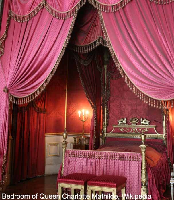 The History Of Curtains And Drapes Bedroom of Queen Charlotte Mathilde(4)