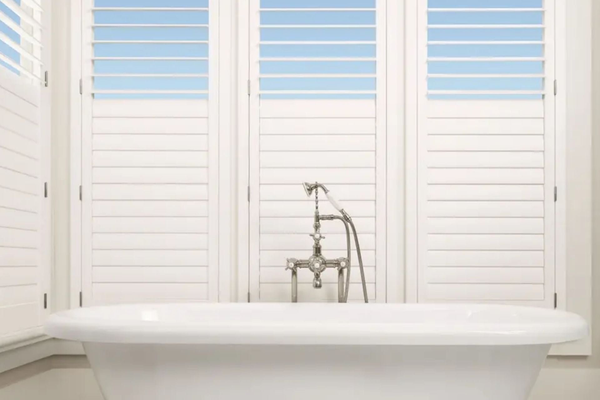 Choosing the Right Bathroom Blinds for Your Newburyport Home