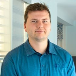 headshot evan eames senior installer