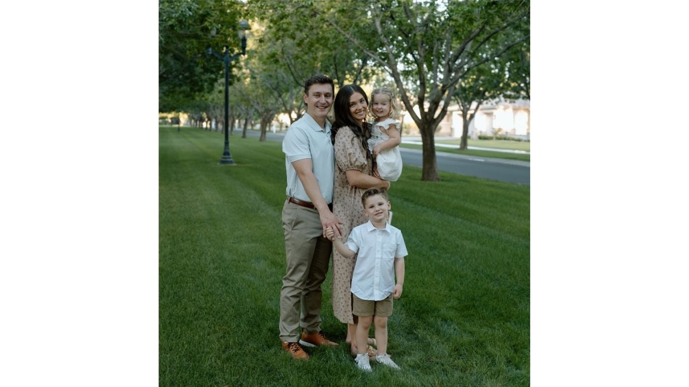 Family pic of Budget Blinds owners