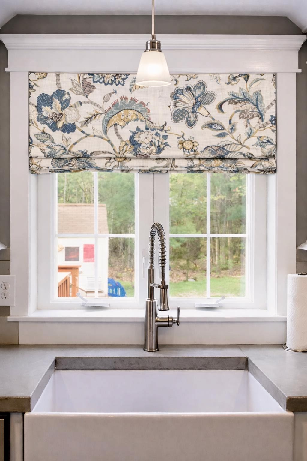 When Are the Best Times to Work with Patterned Roman Shades in San Clemente?