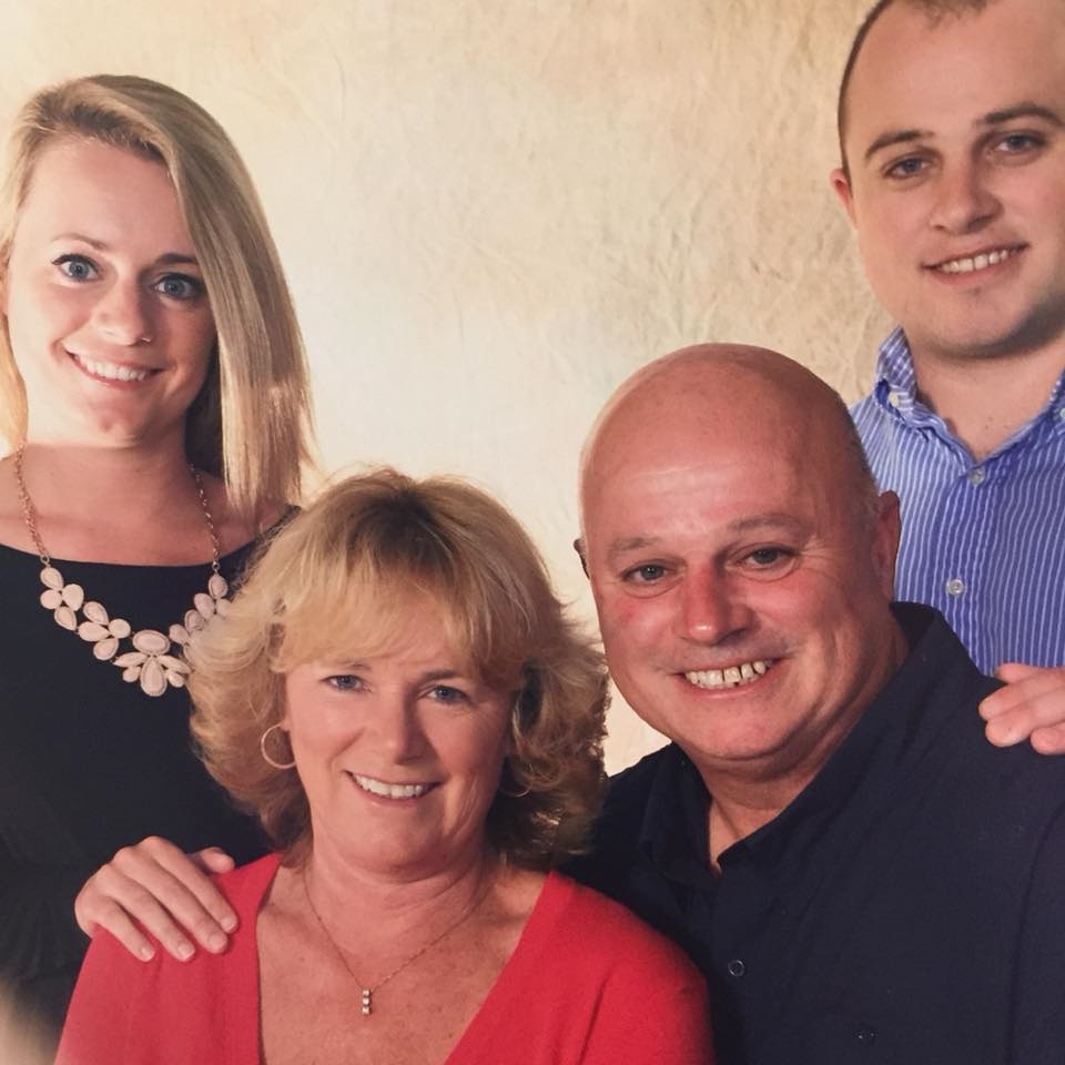dfec66da0481-Family_picture_1