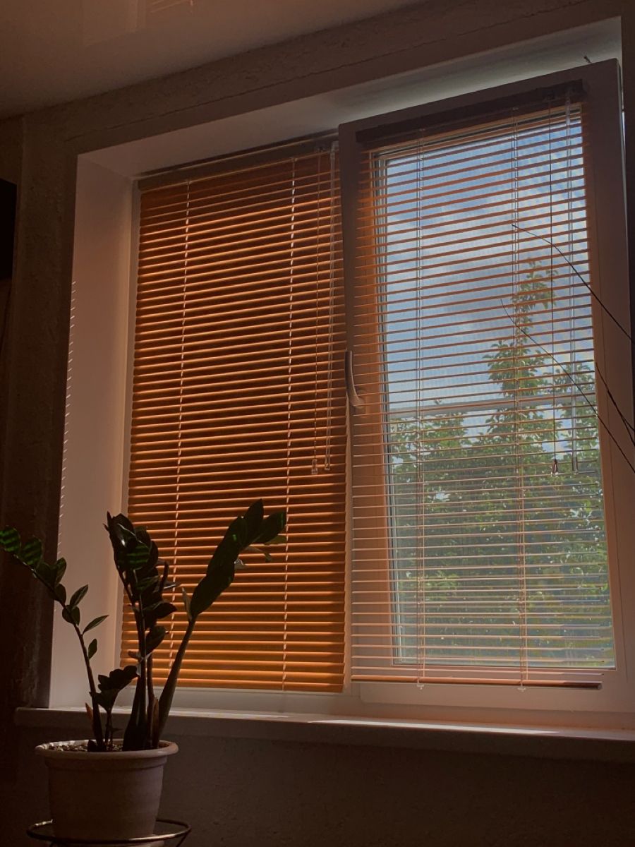 Can Window Blinds in Grand Island Reduce UV Damage to Furniture?