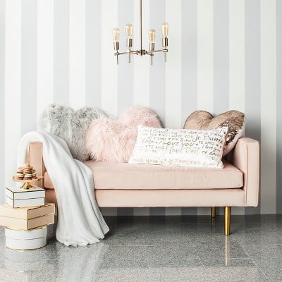 pink couch decor idea