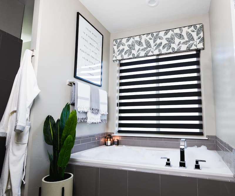 dual-shade-cornice-bathroom-enlightened-style-lafayette-rowley (1) (1).jpg
