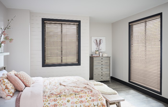 Vinyl Horizontal Blinds Bedroom Signature Series
