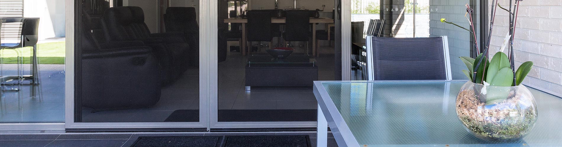 sliding-door-screen-desktop
