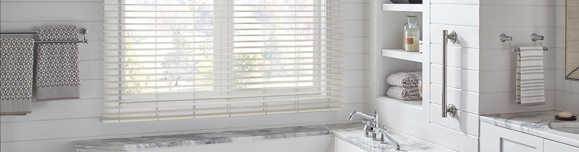 faux-wood-blinds-bathroom-desktop