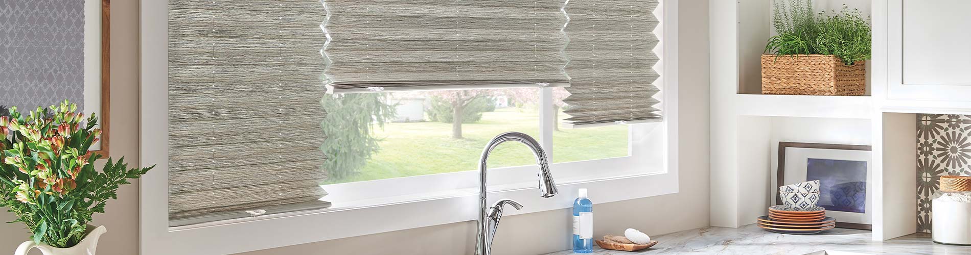 pleated-shades-in-kitchen-desktop