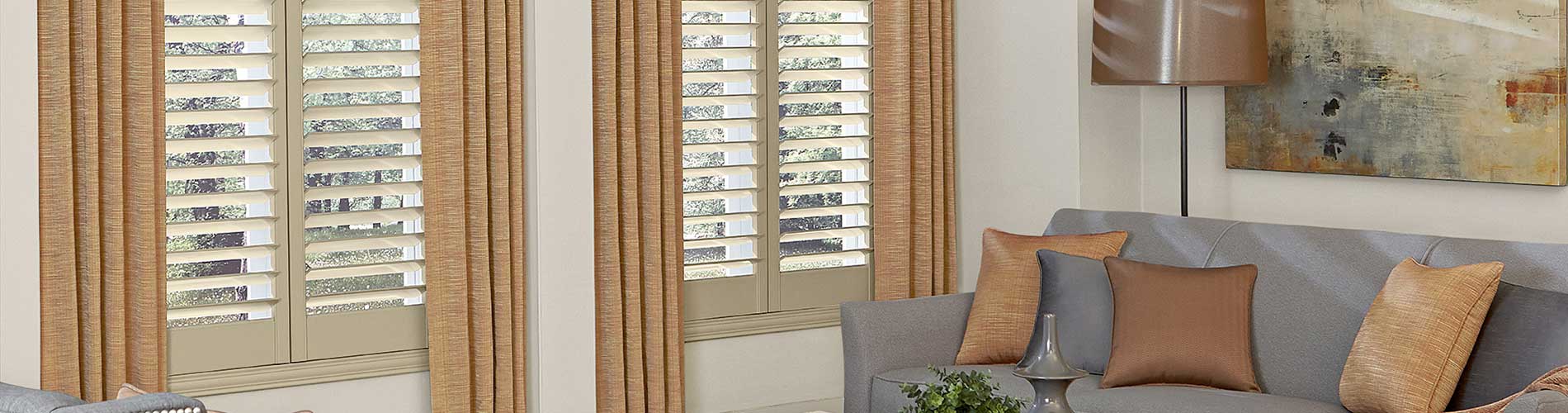 wood-shutters-drapes-living-room-desktop
