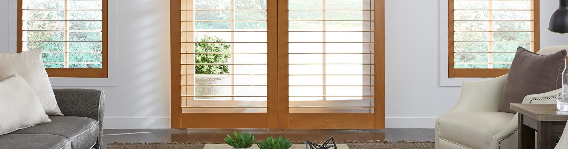 plantation-shutters-living-room-desktop