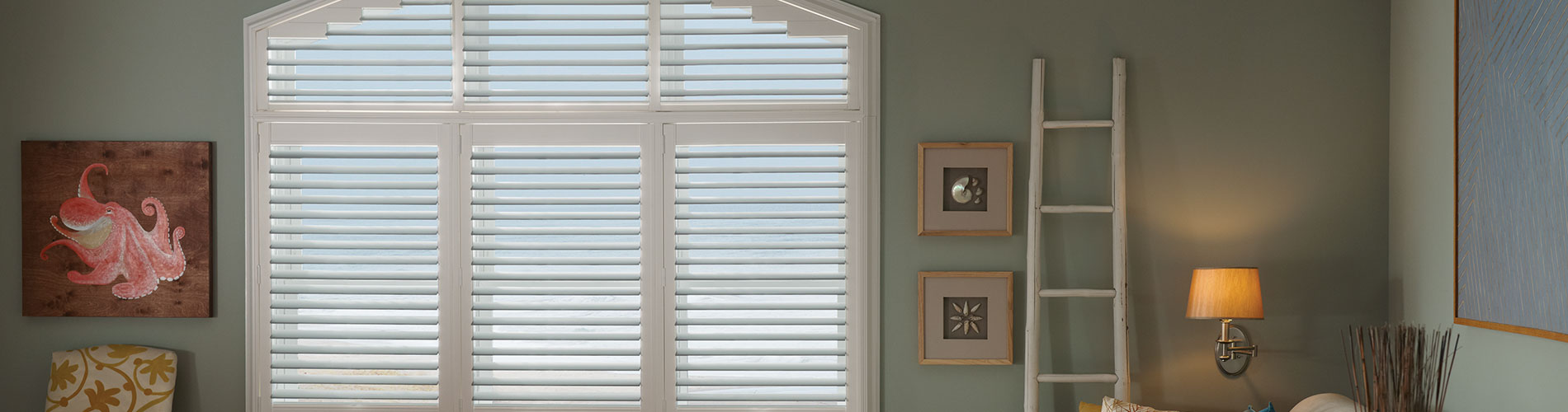 polyresin-shutters-living-room-enlightened-style-3-desktop