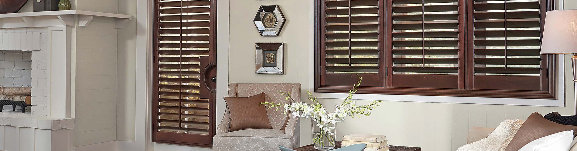 brown-wood-shutters-in-living-room-desktop