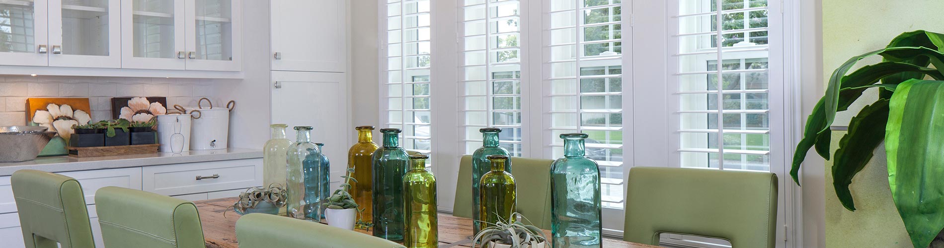 wood-shutters-in-dining-room-desktop