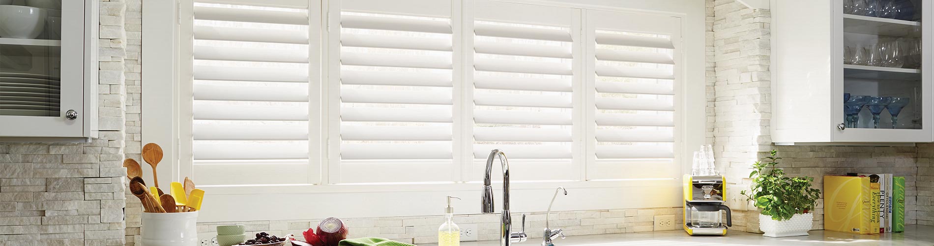 wood-shutters-kitchen-desktop