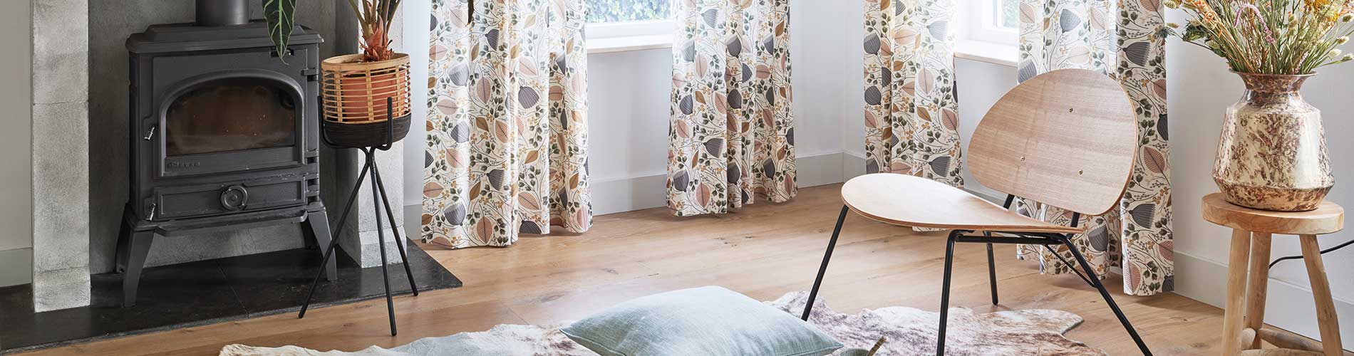 drapery-living-room-desktop