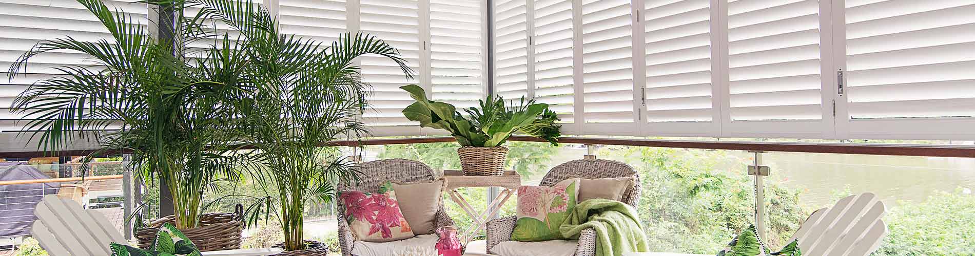 aluminum-shutters-outdoor-patio-desktop