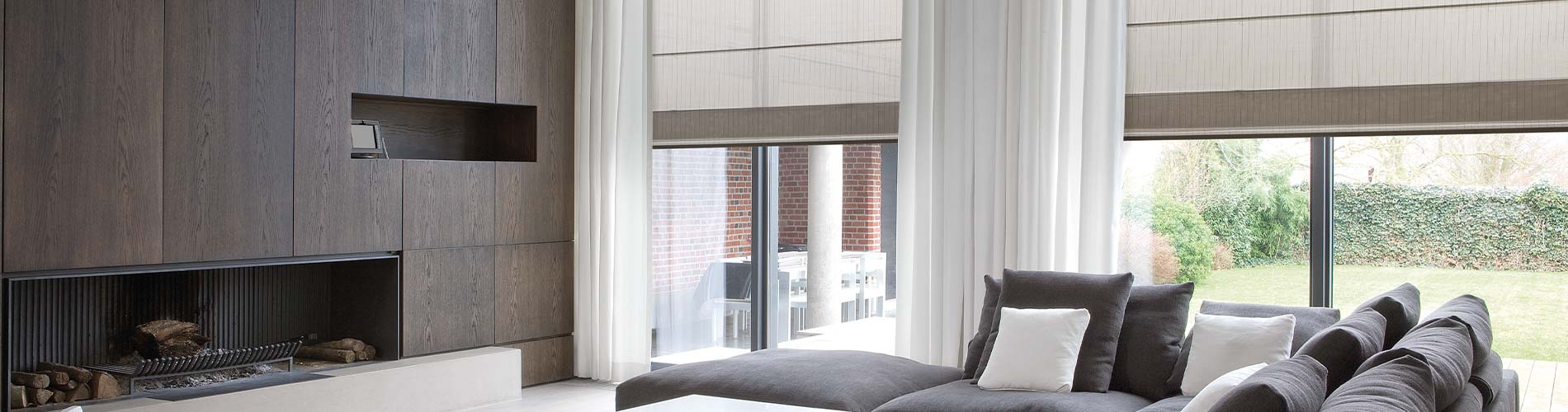 roman-shades-in-living-room-desktop