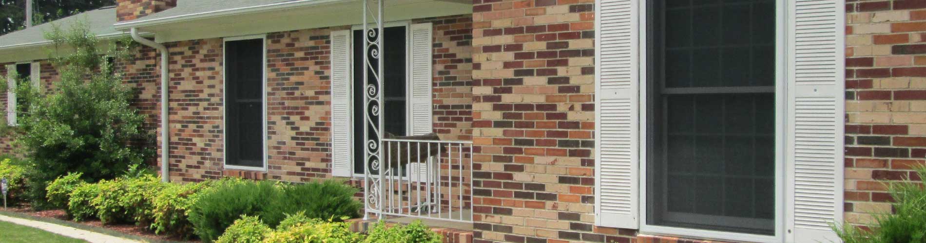 window-screens-front-house-desktop
